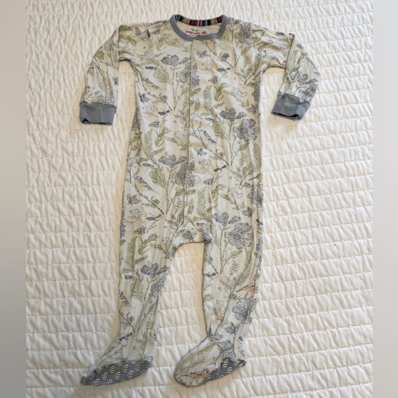 Magnetic Me Pajamas- 9-12M - Picture 4 of 7